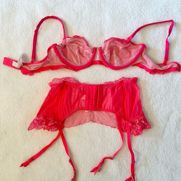 Victoria Secret Valentines Day Lingerie Set - Picture 4 of 6